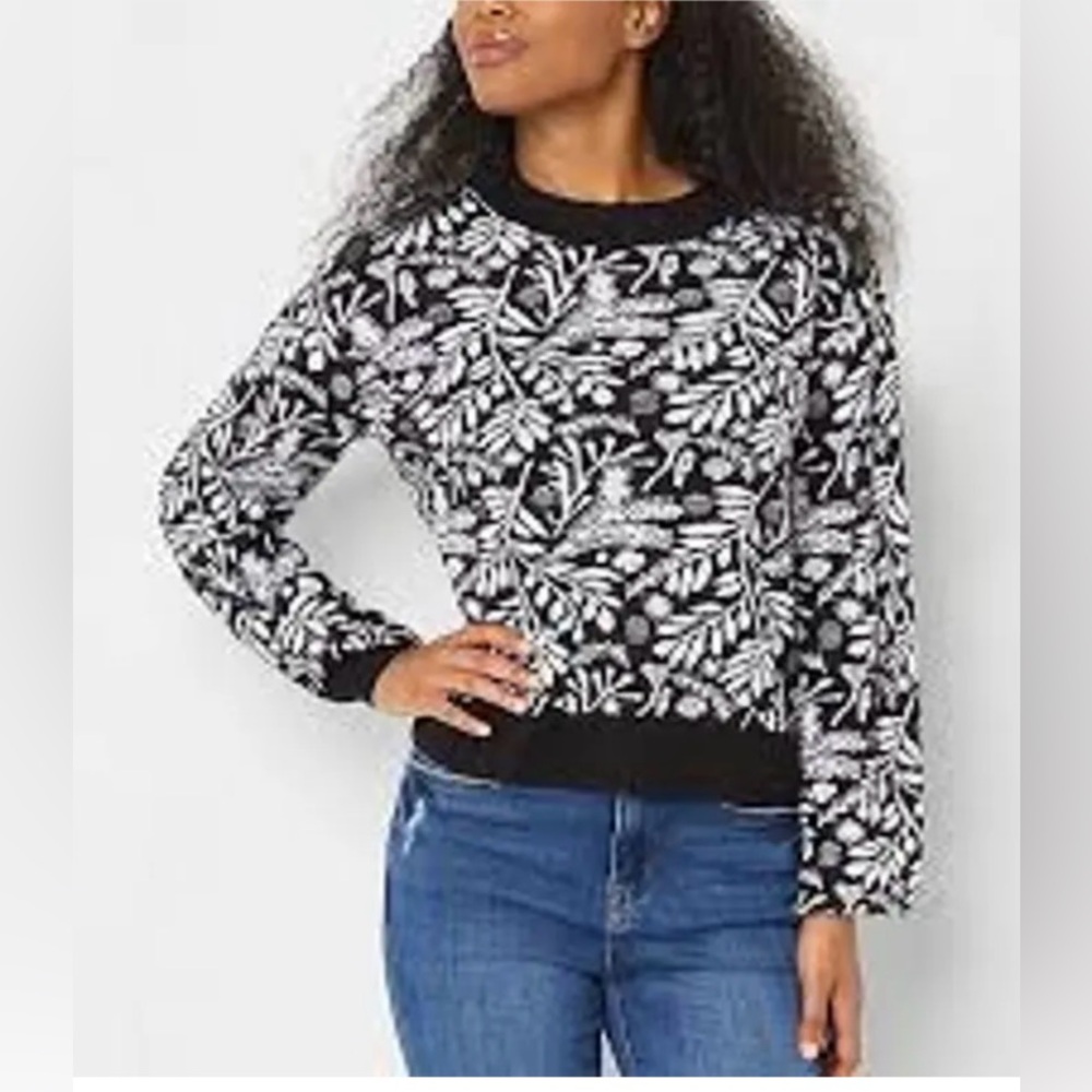NWOT A.N.A Blk/Wht Floral Pullover Crewneck Ribbed Collar, Neck & Cuffs Sz M